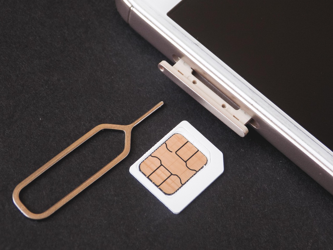 格安SIMを活用した一人暮らしの節約プランは？